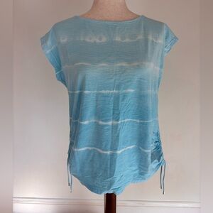 Chaps size Medium Adjustable Sides Ombré Tee Blue Stripe